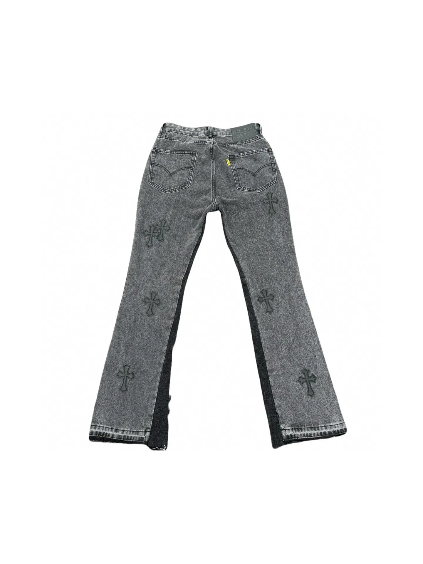 P260💰G99 GALLERY DEPT. Crow's leather cross denim bell-bottoms washed distressed spliced ​​jeans denim washing factory. During the process, the owner of the washing factory helped introduce a boss who once worked at Levi's OEM factory and then started his own business. This also paved the way for the following styles. Therefore, Levi's remodeled single product for the base plate is really familiar. Whether it is the fabrics supplied or the lathes used in production, there is nothing to choose from. -Color: Black -Size: S-XXL (corresponding to 28-36)